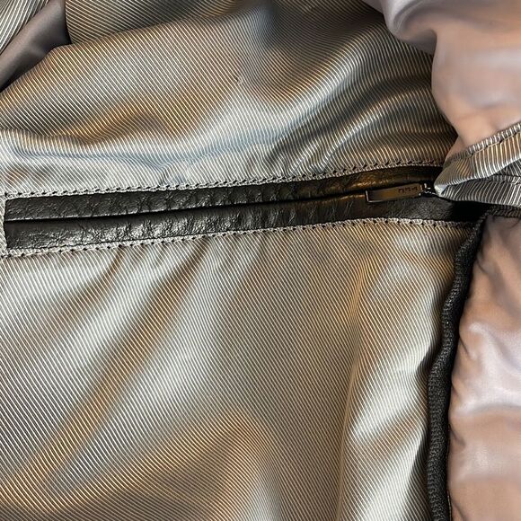 Vintage Wilson’s Leather Jacket Zip Up Black Genuine Leather Large unisex Y2K - Picture 15 of 15